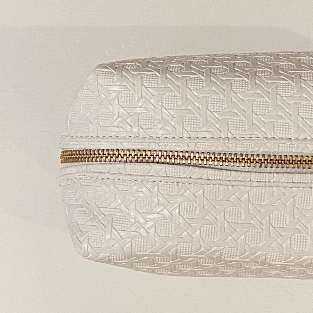 NWT Tory Burch White Basketweave Cosmetic Case Bag Gold Signature Hardware - Picture 10 of 16